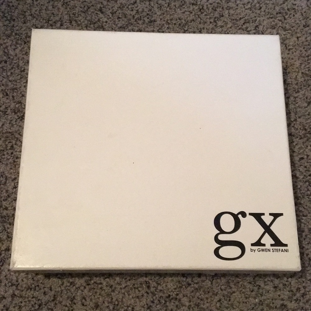 Gwen Stefani’s “Mint snake” heels